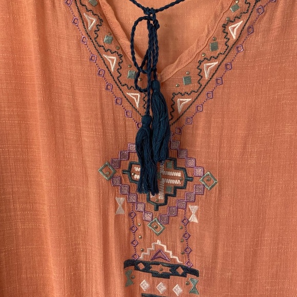 Andie Coral Tunic with Navy Embroidery - Picture 3 of 6